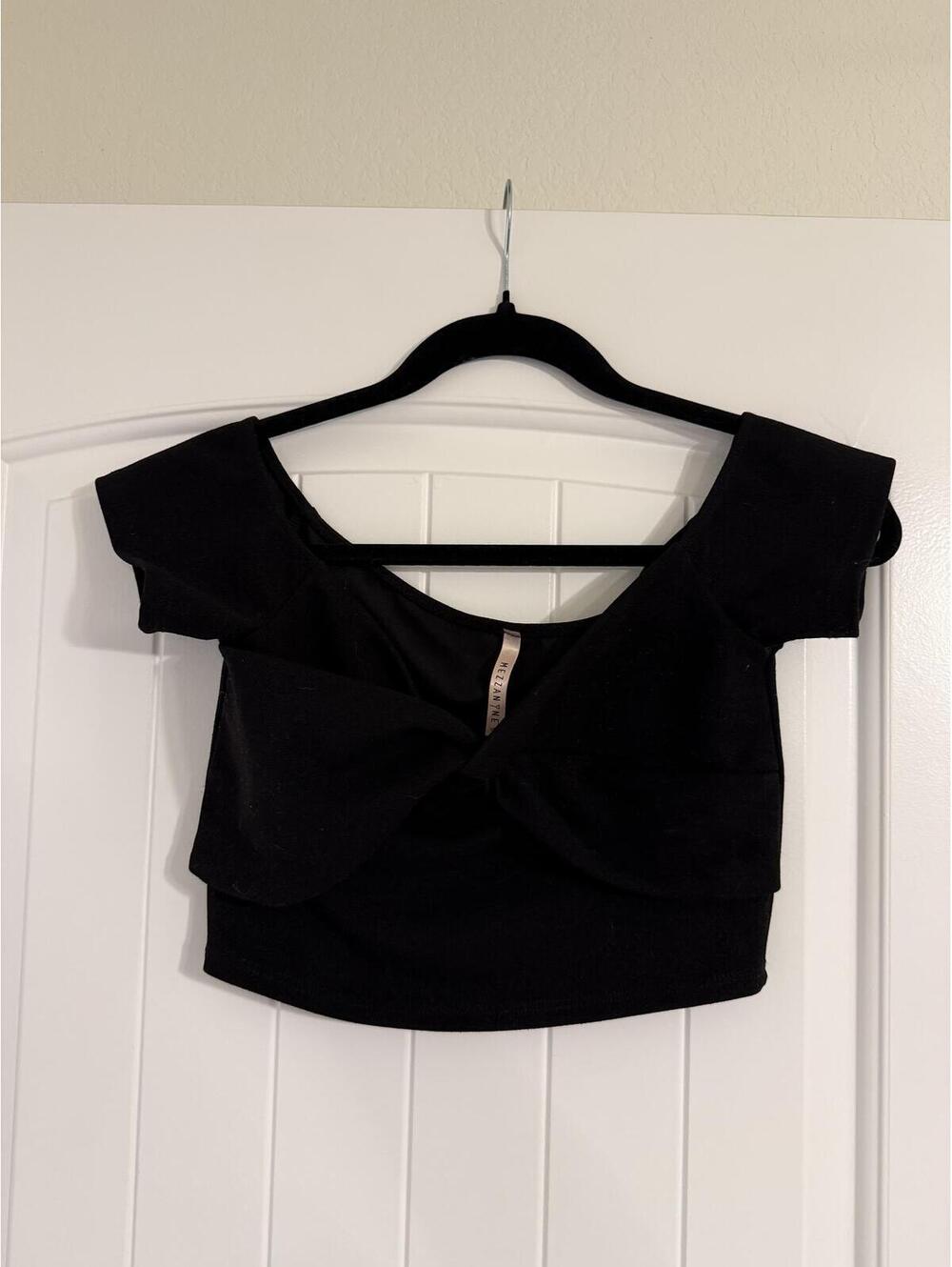 Mezzanine Black Off-Shoulder Crop Top with Twist Detail - Picture 2 of 3